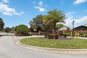 5/3 Pool Home Located in Sunset Ridge Community!