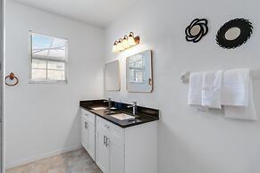 5/3 Pool Home Located in Sunset Ridge Community!