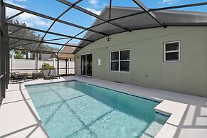 5/3 Pool Home Located in Sunset Ridge Community!