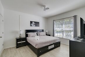 5/3 Pool Home Located in Sunset Ridge Community!