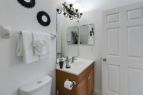 5/3 Pool Home Located in Sunset Ridge Community!