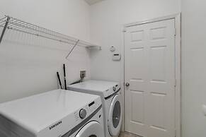 5/3 Pool Home Located in Sunset Ridge Community!