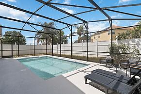 5/3 Pool Home Located in Sunset Ridge Community!