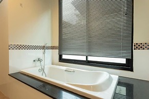 2Beds pool night market  Soi Namjai v122