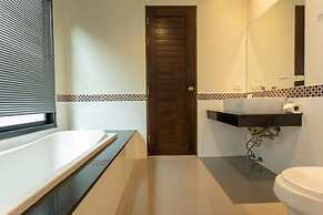 2Beds pool night market  Soi Namjai v122