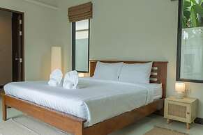 2Beds pool night market  Soi Namjai v122