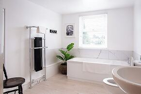 Stunning Townhouse with Large Garden