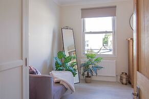 Stunning Townhouse with Large Garden