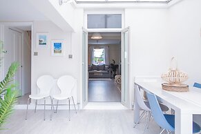 Stunning Townhouse with Large Garden