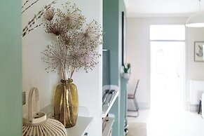 Stunning Townhouse with Large Garden