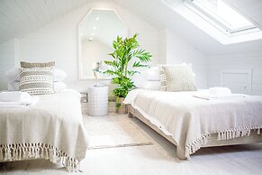 Stunning Townhouse with Large Garden