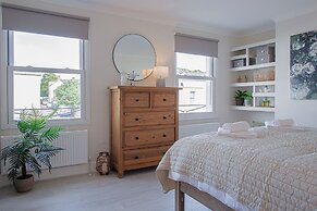 Stunning Townhouse with Large Garden