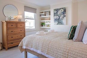 Stunning Townhouse with Large Garden