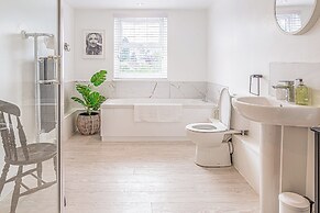 Stunning Townhouse with Large Garden