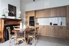 Luxury Apartment on Stuart Street