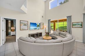 Spacious Villa: Pool, Game Room & Themed Rooms