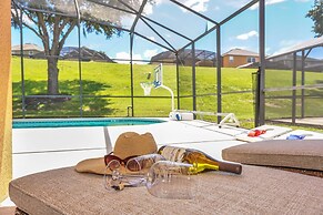 Spacious Villa: Pool, Game Room & Themed Rooms