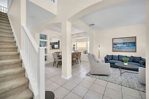 Spacious Villa: Pool, Game Room & Themed Rooms