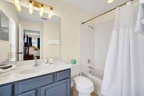 Spacious Villa: Pool, Game Room & Themed Rooms