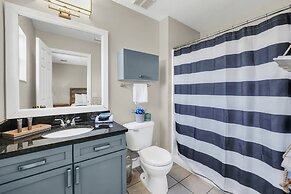 Family Oasis, Cozy Retreat With Bunk Room