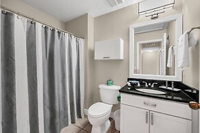 Family Oasis, Cozy Retreat With Bunk Room