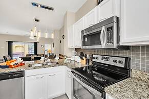 Family Oasis, Cozy Retreat With Bunk Room