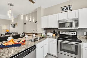 Family Oasis, Cozy Retreat With Bunk Room