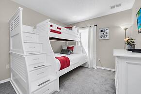 Family Oasis, Cozy Retreat With Bunk Room
