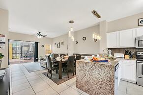 Family Oasis, Cozy Retreat With Bunk Room