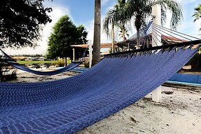 Family Oasis, Cozy Retreat With Bunk Room