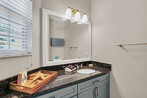 Family Oasis, Cozy Retreat With Bunk Room