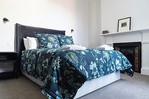 Star Struck on Stuart Street