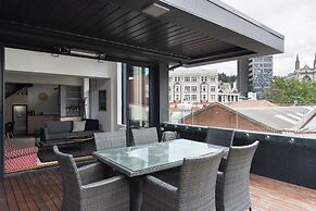 Deluxe Inner-city Apartment on Moray