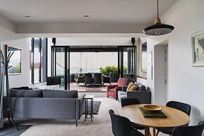 Deluxe Inner-city Apartment on Moray