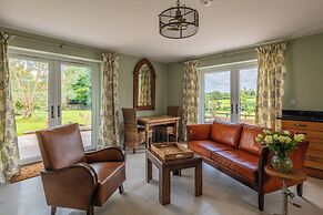 Self-contained Cosy one Bedroom Holiday Barn