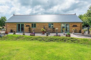 Self-contained Cosy one Bedroom Holiday Barn