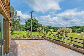 Self-contained Cosy one Bedroom Holiday Barn