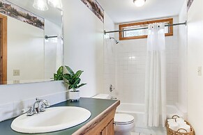 Private Boat Dock: Waterfront Lake Murray Haven