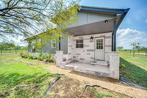 Countryside Texas Home w/ Fire Pit!