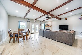 Countryside Texas Home w/ Fire Pit!