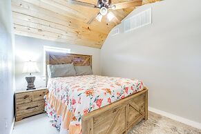 Countryside Texas Home w/ Fire Pit!