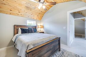 Countryside Texas Home w/ Fire Pit!