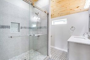 Countryside Texas Home w/ Fire Pit!