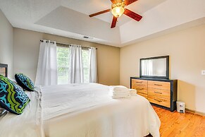 5 Mi to Lake Acworth: Georgia Gem w/ Private Patio