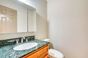 5 Mi to Lake Acworth: Georgia Gem w/ Private Patio