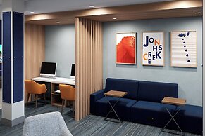 Holiday Inn Express And Suites Cushing, an IHG Hotel