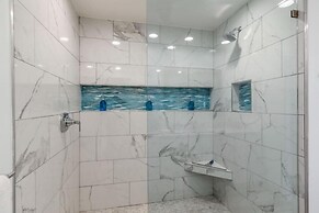 Maui Kamaole, #i215 2 Bedroom Condo by RedAwning