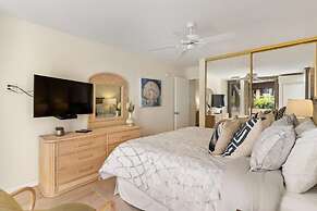 Hale Kamaole, #215 1 Bedroom Condo by RedAwning