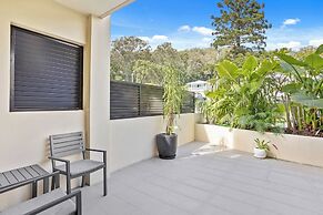 Private Burleigh Retreat a Walk to Beach