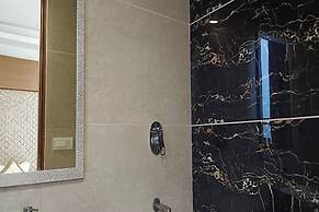 Zen Inn Luxury Hotel